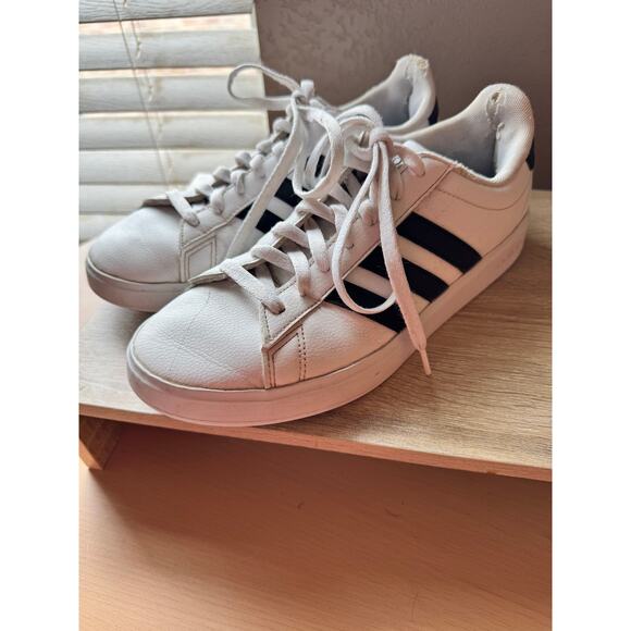 Adidas Cloudfoam Comfort Sneakers – Men’s Size 9 – White/Black - Picture 5 of 12